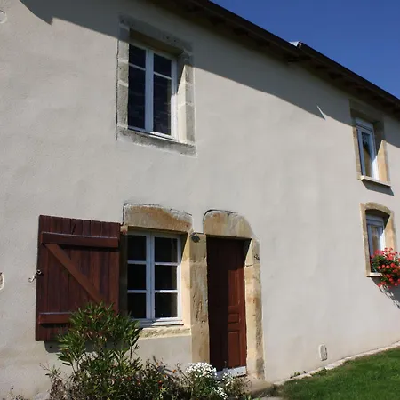 Prázdninový dům Maison De Charme Pres De Neufchateau Avec Jardin, Terrasse Et Jeux Exterieurs - Fr-1-589-163