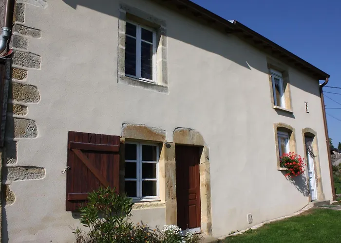 Prázdninový dům Maison De Charme Pres De Neufchateau Avec Jardin, Terrasse Et Jeux Exterieurs - Fr-1-589-163